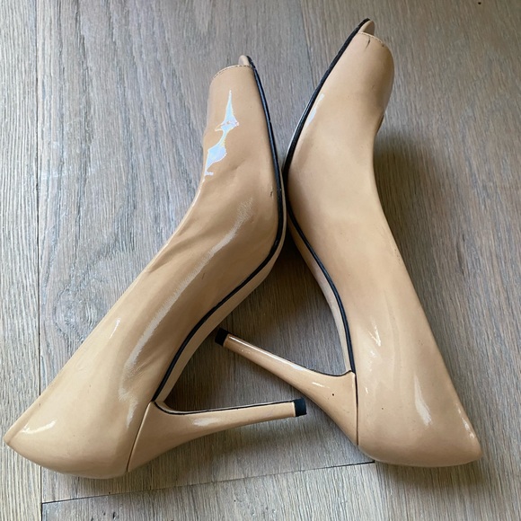 Stuart Weitzman peeptoe heel - Picture 4 of 8